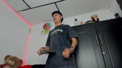 Snapshot of mateo_escobar chatting on 11/02/25, 08:11 mateo_escobar online show from 11/02/25, 08:11