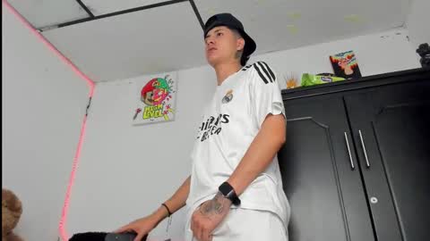 Snapshot of mateo_escobar chatting on 11/04/25, 05:06 mateo_escobar online show from 11/04/25, 05:06