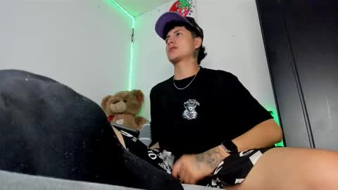 Snapshot of mateo_escobar chatting on 11/27/25, 12:46 mateo_escobar online show from 11/27/25, 12:46