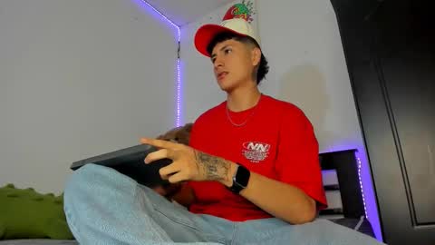 Snapshot of mateo_escobar chatting on 11/29/25, 12:24 mateo_escobar online show from 11/29/25, 12:24