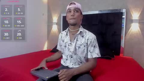 Snapshot of mateo_nick chatting on 11/09/25, 03:43 Mateo and Noah online show from 11/09/25, 03:43