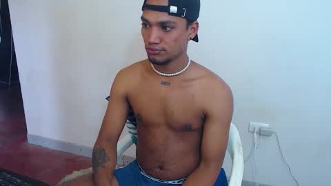 Snapshot of mateo_nick chatting on 02/08/26, 02:20 Mateo and Noah online show from 02/08/26, 02:20