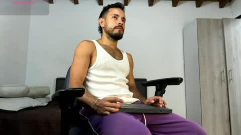 Snapshot of mateobaer_ chatting on 04/04/26, 12:24 Mateo Baer online show from 04/04/26, 12:24