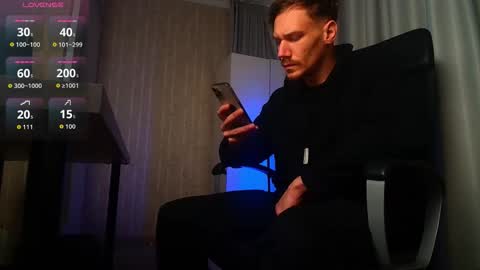 Snapshot of mateobenjamin chatting on 12/17/25, 11:27 MateoBenjamin online show from 12/17/25, 11:27