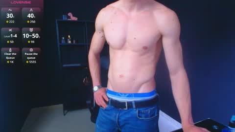 Snapshot of mateobenjamin chatting on 05/13/26, 10:12 MateoBenjamin online show from 05/13/26, 10:12