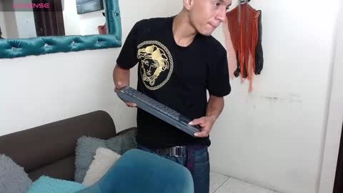 Snapshot of mateocruz_ chatting on 10/13/25, 12:05 Mateo online show from 10/13/25, 12:05