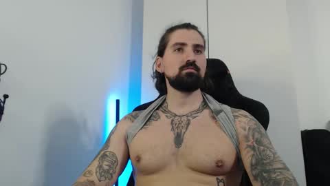 Snapshot of mateohalifa chatting on 10/13/25, 10:37 mateohalifa online show from 10/13/25, 10:37