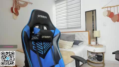 Snapshot of mateoleone chatting on 12/17/25, 08:48 Matt online show from 12/17/25, 08:48