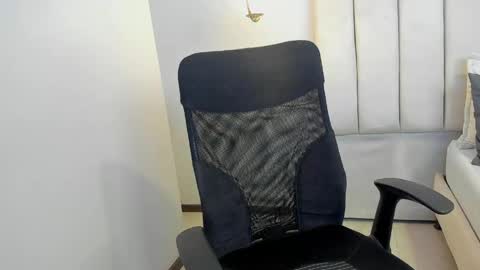 Snapshot of mateozar chatting on 04/26/26, 01:47 Mateo Zar online show from 04/26/26, 01:47
