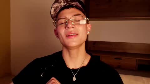 Snapshot of matheomontclair chatting on 10/15/25, 09:26 Matheo Montclair online show from 10/15/25, 09:26