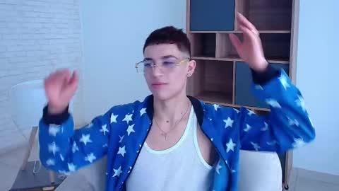 Snapshot of matheomontclair chatting on 10/16/25, 08:43 Matheo Montclair online show from 10/16/25, 08:43