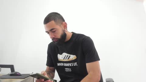 Matheus     online show from 01/31/25, 03:44