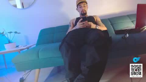 STRURIBE ON INSTAGRAM online show from 10/27/25, 12:26