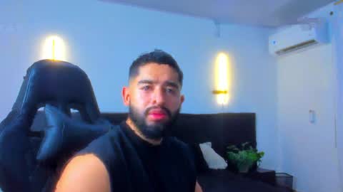 Snapshot of mathew_flintt chatting on 04/19/26, 09:39 Mathew Flintt online show from 04/19/26, 09:39