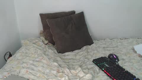 Snapshot of mathrave chatting on 02/21/25, 07:01 mathrvs online show from 02/21/25, 07:01