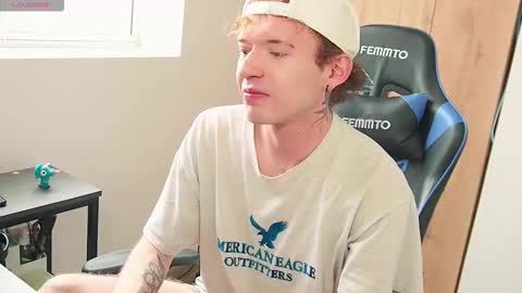 Alejandro Alex online show from 10/25/25, 01:18