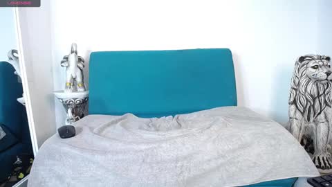 Snapshot of matias_costa chatting on 12/15/24, 01:13  MATIAS COSTA  online show from 12/15/24, 01:13