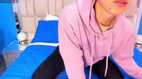 Snapshot of matias_jeong chatting on 11/22/25, 01:10 Matias Jeong online show from 11/22/25, 01:10