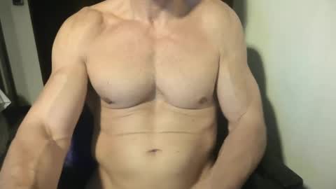 Snapshot of matiasmartin2030 chatting on 03/16/26, 12:27 MatiasMatureMuscle online show from 03/16/26, 12:27