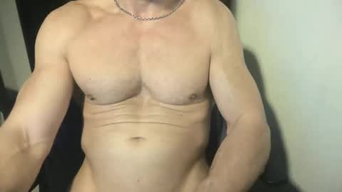 Snapshot of matiasmartin2030 chatting on 03/22/26, 11:52 MatiasMatureMuscle online show from 03/22/26, 11:52
