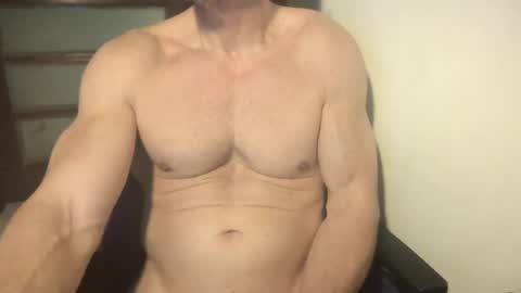 Snapshot of matiasmartin2030 chatting on 07/12/26, 11:07 MatiasMatureMuscle online show from 07/12/26, 11:07