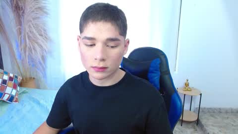 Snapshot of matiii18 chatting on 12/22/25, 12:57 Mati online show from 12/22/25, 12:57