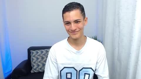 Snapshot of matiius18 chatting on 10/17/25, 01:57 Matias online show from 10/17/25, 01:57