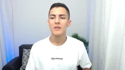 Snapshot of matiius18 chatting on 11/10/25, 02:38 Matias online show from 11/10/25, 02:38