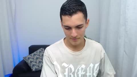 Snapshot of matiius18 chatting on 11/18/25, 02:54 Matias online show from 11/18/25, 02:54