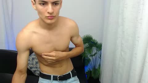 Snapshot of matiius18 chatting on 11/21/25, 02:05 Matias online show from 11/21/25, 02:05