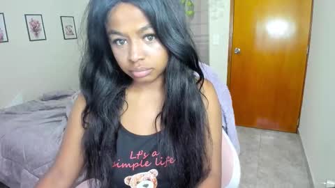 Snapshot of matilde27 chatting on 09/28/25, 11:04 Daniela online show from 09/28/25, 11:04