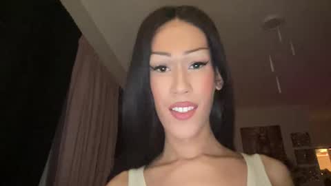 MOLLY MILLS online show from 11/05/25, 10:10