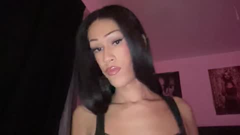 MOLLY MILLS online show from 11/09/25, 06:55