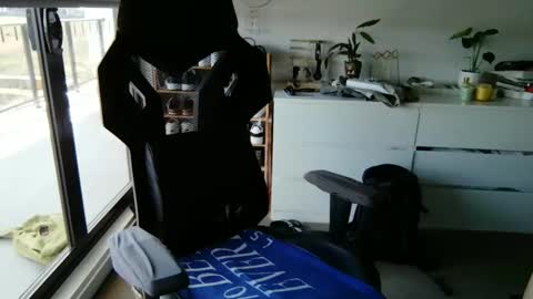 Snapshot of matt89aus chatting on 12/27/24, 02:58 MRD online show from 12/27/24, 02:58