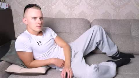 Snapshot of matt_aniston chatting on 09/13/25, 03:56 Matt online show from 09/13/25, 03:56