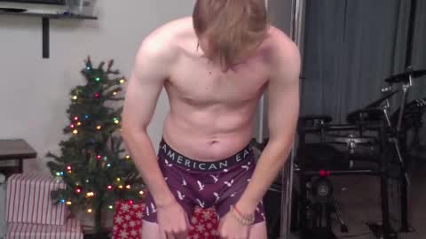 Snapshot of mattcashxxx chatting on 12/05/24, 02:09 Matt Cash online show from 12/05/24, 02:09