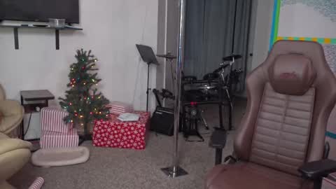 Snapshot of mattcashxxx chatting on 12/07/24, 02:09 Matt Cash online show from 12/07/24, 02:09