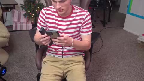 Snapshot of mattcashxxx chatting on 12/09/24, 02:02 Matt Cash online show from 12/09/24, 02:02