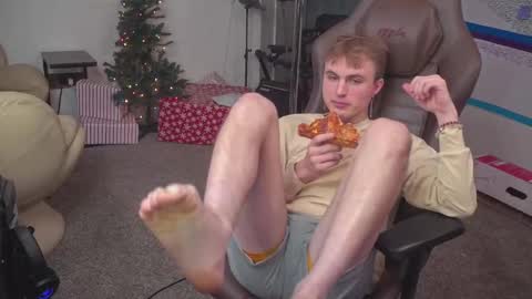 Snapshot of mattcashxxx chatting on 12/11/24, 02:09 Matt Cash online show from 12/11/24, 02:09