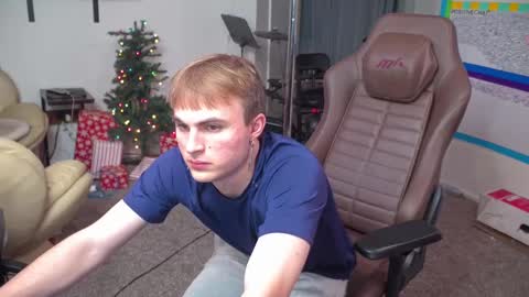 Snapshot of mattcashxxx chatting on 12/17/24, 02:12 Matt Cash online show from 12/17/24, 02:12