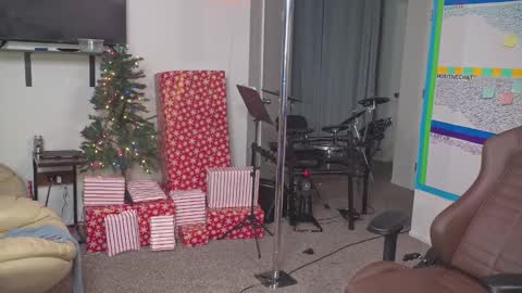 Snapshot of mattcashxxx chatting on 12/31/24, 02:08 Matt Cash online show from 12/31/24, 02:08