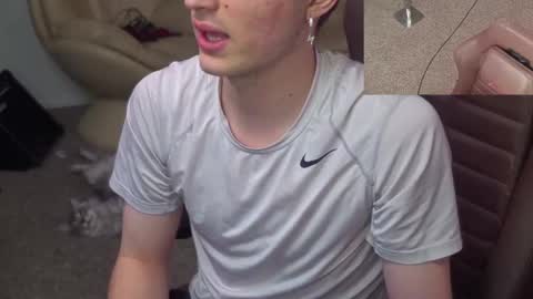 Snapshot of mattcashxxx chatting on 01/05/25, 05:09 Matt Cash online show from 01/05/25, 05:09