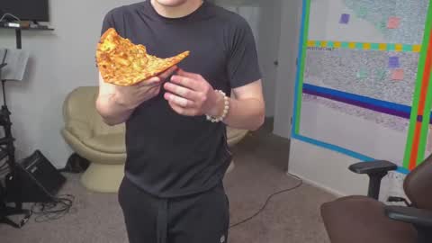 Snapshot of mattcashxxx chatting on 01/09/25, 02:11 Matt Cash online show from 01/09/25, 02:11