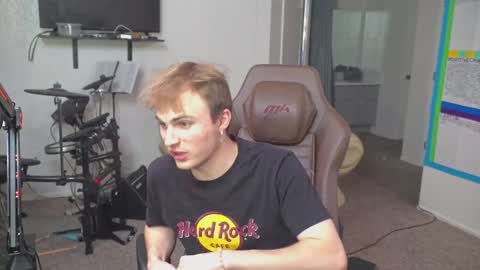 Snapshot of mattcashxxx chatting on 01/13/25, 02:07 Matt Cash online show from 01/13/25, 02:07