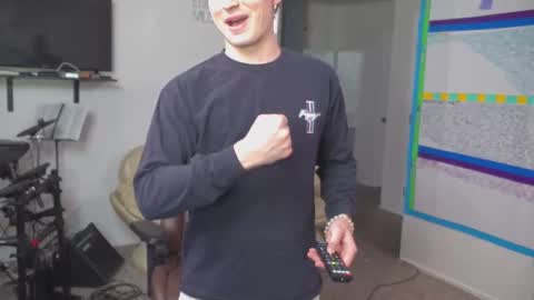 Snapshot of mattcashxxx chatting on 01/20/25, 02:01 Matt Cash online show from 01/20/25, 02:01