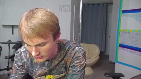 Snapshot of mattcashxxx chatting on 02/14/25, 02:07 Matt Cash online show from 02/14/25, 02:07