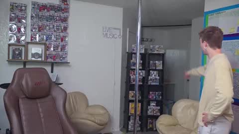 Snapshot of mattcashxxx chatting on 03/10/25, 01:12 Matt Cash online show from 03/10/25, 01:12