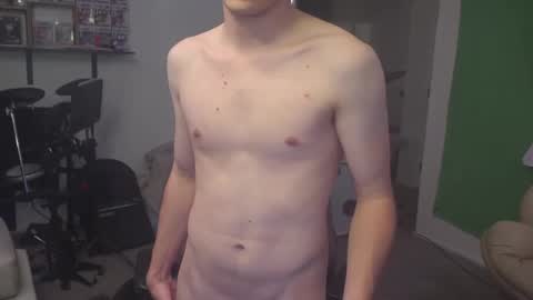 Snapshot of mattcashxxx chatting on 09/18/25, 01:18 Matt Cash online show from 09/18/25, 01:18