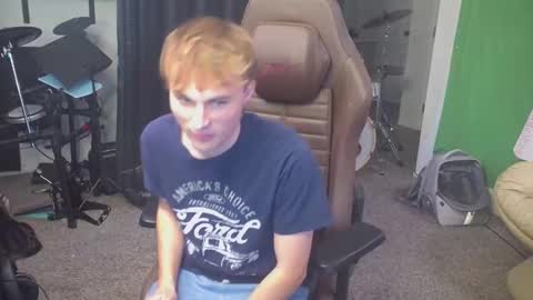 Snapshot of mattcashxxx chatting on 09/21/25, 01:18 Matt Cash online show from 09/21/25, 01:18