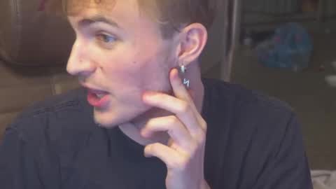 Snapshot of mattcashxxx chatting on 09/28/25, 04:01 Matt Cash online show from 09/28/25, 04:01